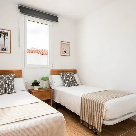 Semesterbostad 3 Bedroom Villa, 300m To Arenal D'en Castell *