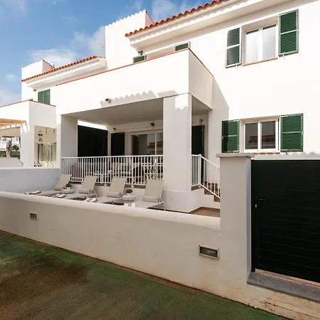 3 Bedroom Villa, 300m To Arenal D'en Castell Semesterbostad