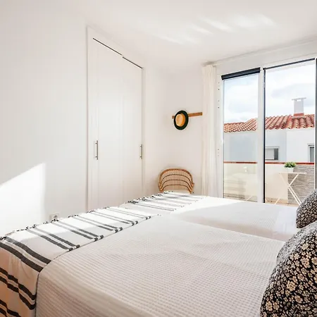 Semesterbostad 3 Bedroom Villa, 300m To Arenal D'en Castell Punta Grossa