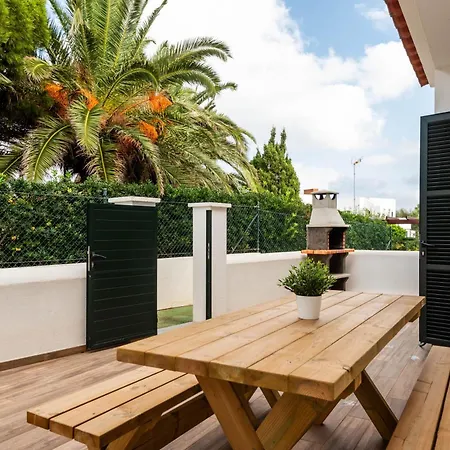 Semesterbostad 3 Bedroom Villa, 300m To Arenal D'en Castell Punta Grossa